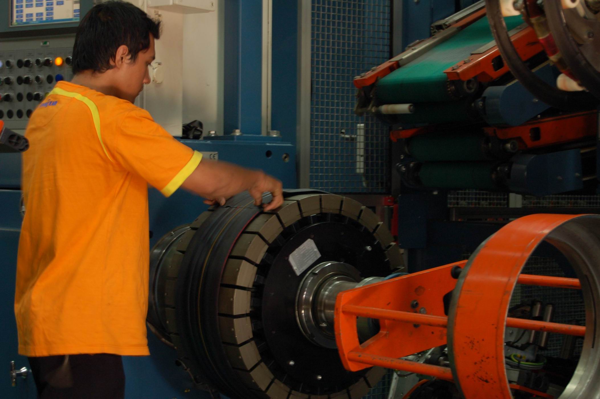 Foto 1_Pabrik Goodyear_Pict by Maurin