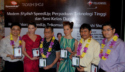 Peluncuran Modem SU-9000U TADASHI SHOJI di Jakarta