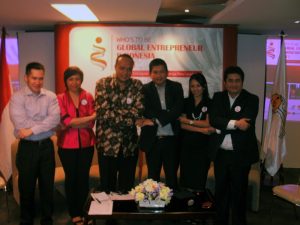 press conference Who’s To Be Global Entrepreneur Indonesia 2011 di HIPMI Center Jakarta, Rabu (11/5)