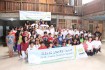 Manajemen dan perwakilan distributor TIENS berfoto bersama dengan anak2 sanggar akar