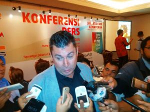 Ralph scheunemann Marketing Direktur PT JIExpo sedang menjelaskan Jakarta Fair Kemayoran 2015 
