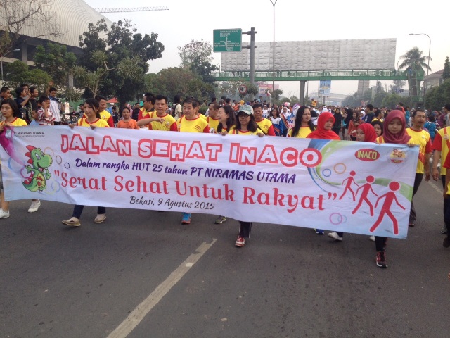 Seluruh karyawan dan management PT. Niramas Utama semarakkan car free day Bekasi dalam rangka HUT ke - 25 dengan tema “Serat Sehat Untuk Rakyat” (9/8).