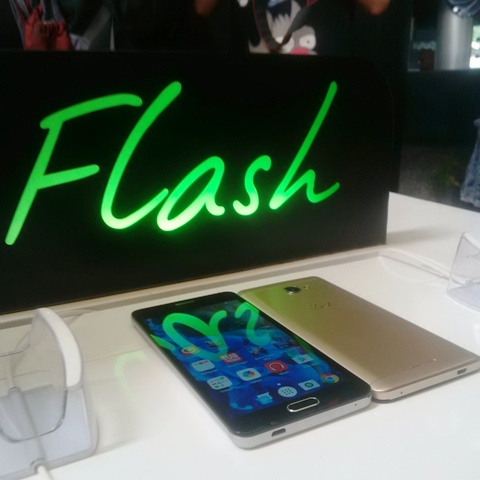 smartphone flash plus 2