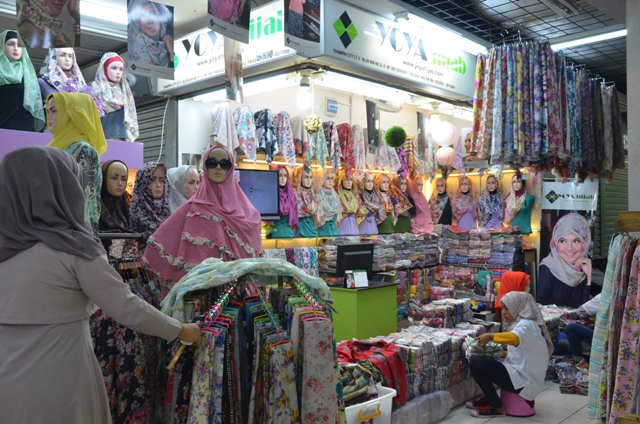 Salah satu toko Yoya Hijab di Tanah Abang