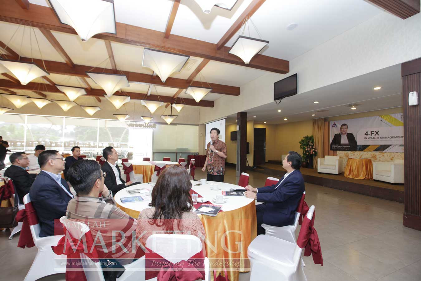 <em>Presiden AMA Indonesia Handi Irawan D sedang membagikan pengalaman tentang dirinya selama merintis karier sebagai pembicara di hadapan Anggota AMA Indonesia. Foto: Lilyanti Mjlh Marketing</em>