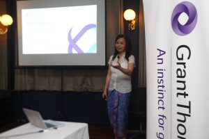 Johana Gani, Managing Partner Grant Thornton Indonesia sedang menjelaskan hasil survei "Women in Business"