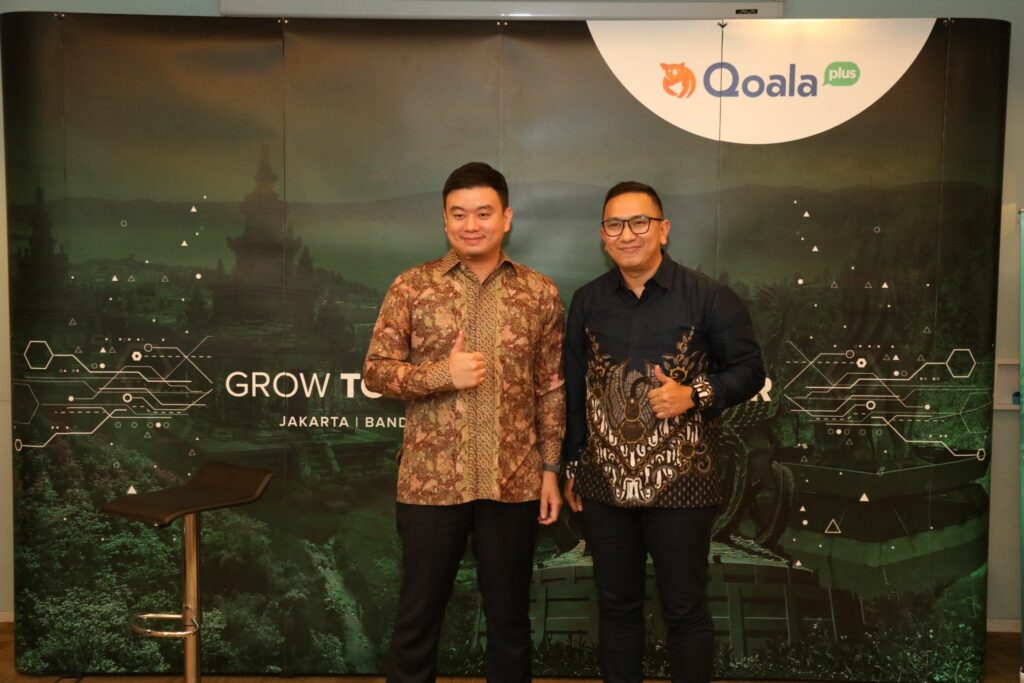 (Kiri ke kanan: Tirto Utomo, Direktur Bisnis Qoala Plus & Sugeng Purnomo, SVP of Sales and Partnership Qoala Plus)
