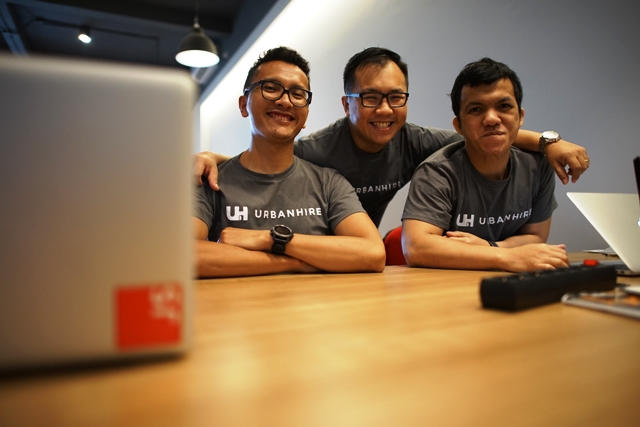 Para founder Urbanhire dari kiri ke kanan: Hengki Sihombing, CTO, Benson Kawengian, CEO, dan Jepri Sinaga, SVP Product and Engineering