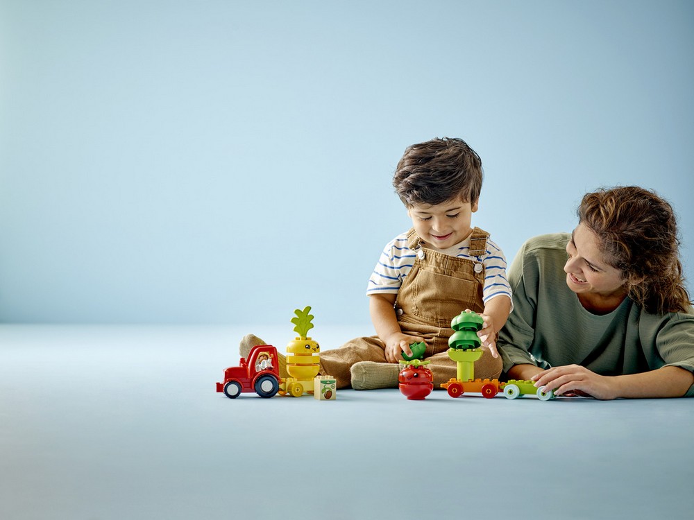 10982 LEGO® DUPLO® My First Fruit and Vegetable Tractor (Lifestyle)